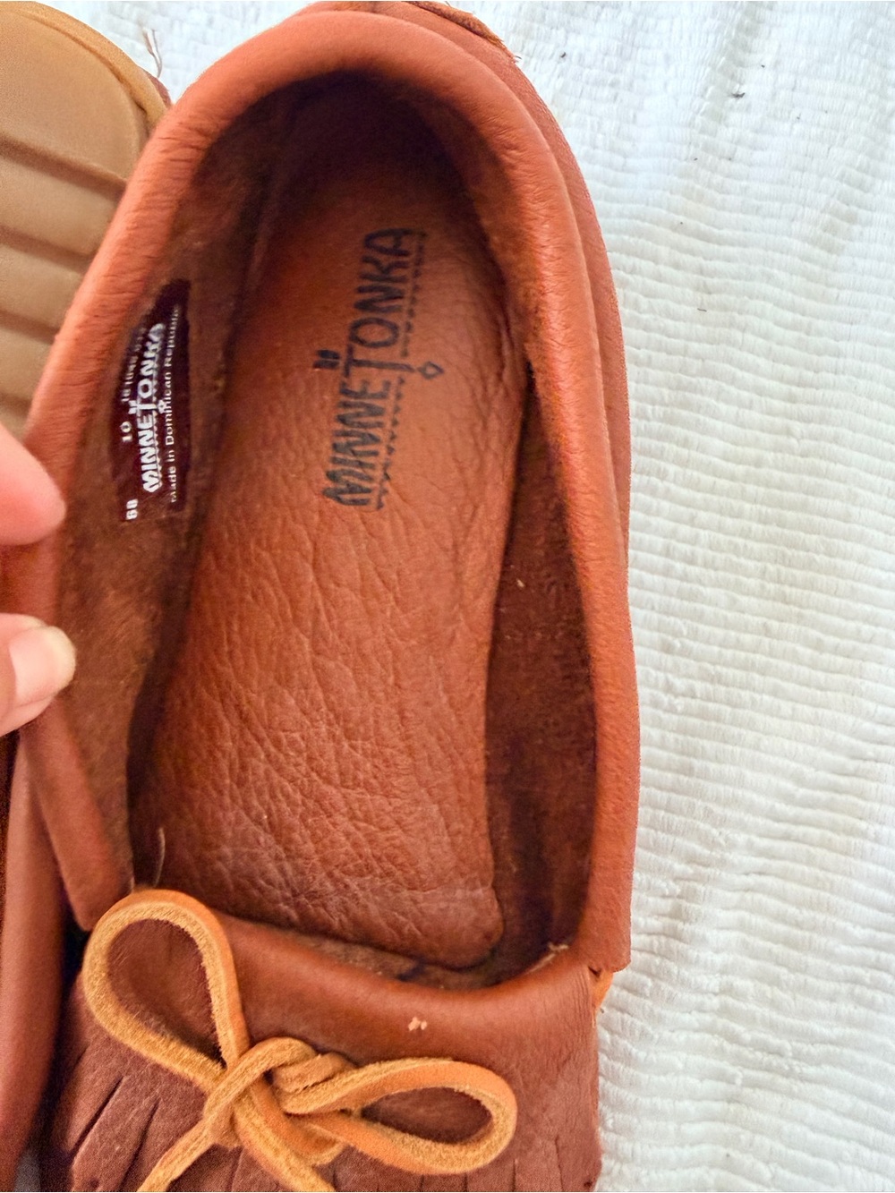 Minnetonka deerskin hard sole Brown Leather Kilty Moccasin with Bow - Picture 8 of 9